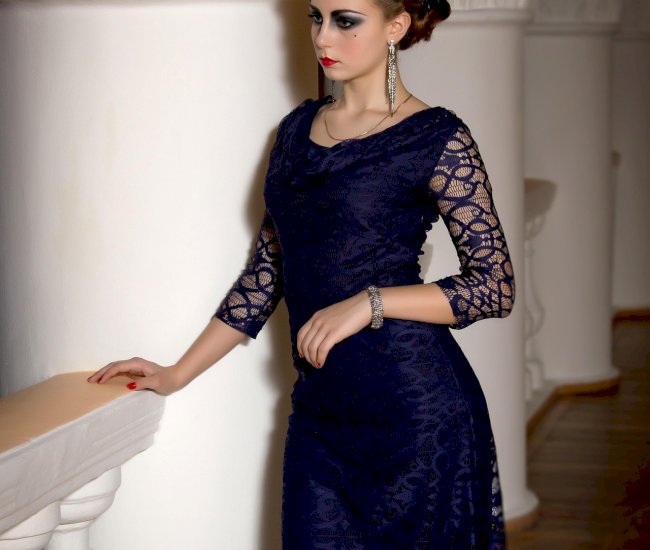 young-woman-2037361_1920